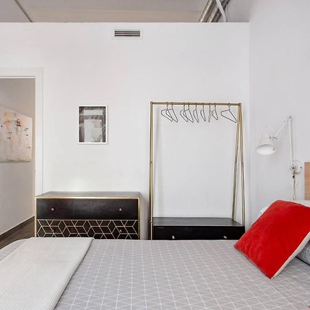 Stylish Apartment With Terrace For Couple Or Family Barcellona Esterno foto