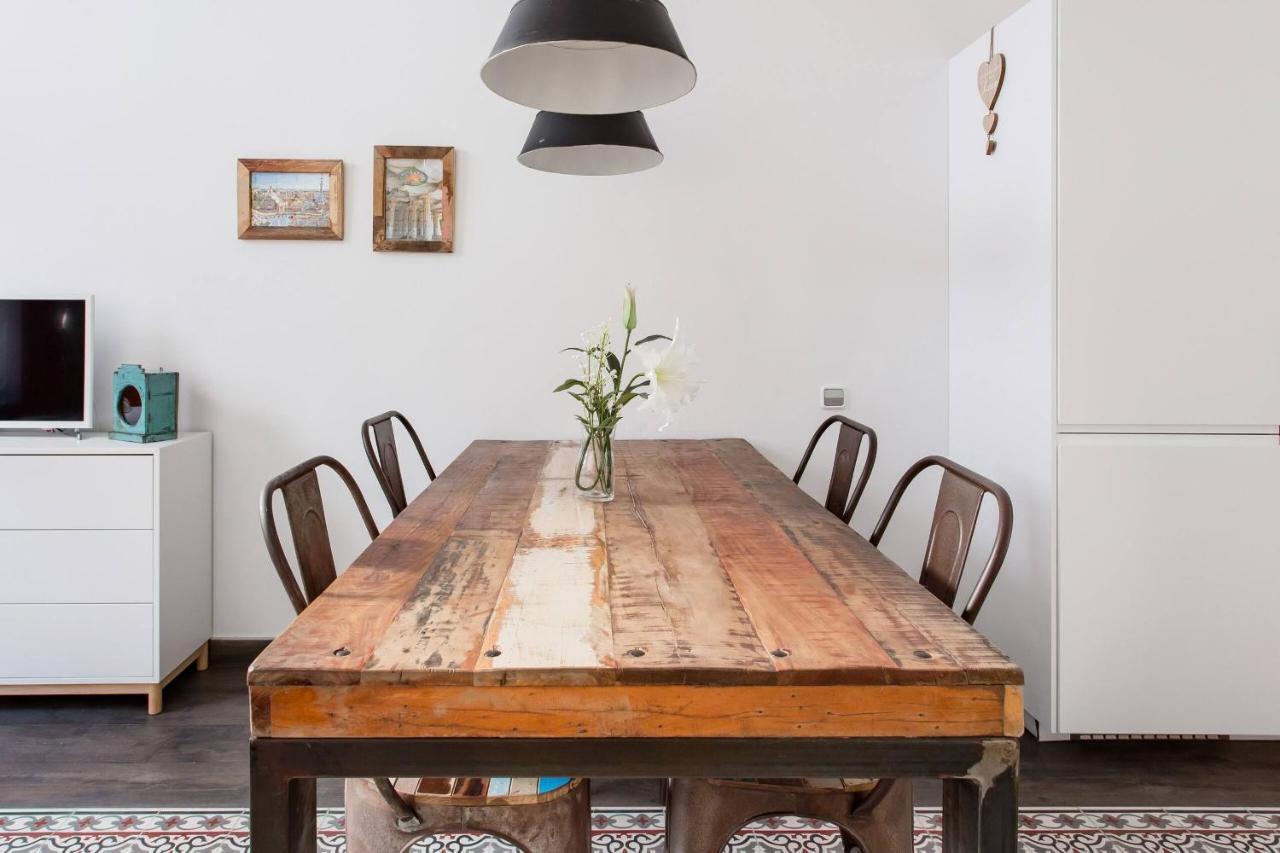 Stylish Apartment With Terrace For Couple Or Family Barcellona Esterno foto