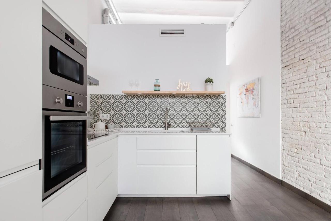 Stylish Apartment With Terrace For Couple Or Family Barcellona Esterno foto