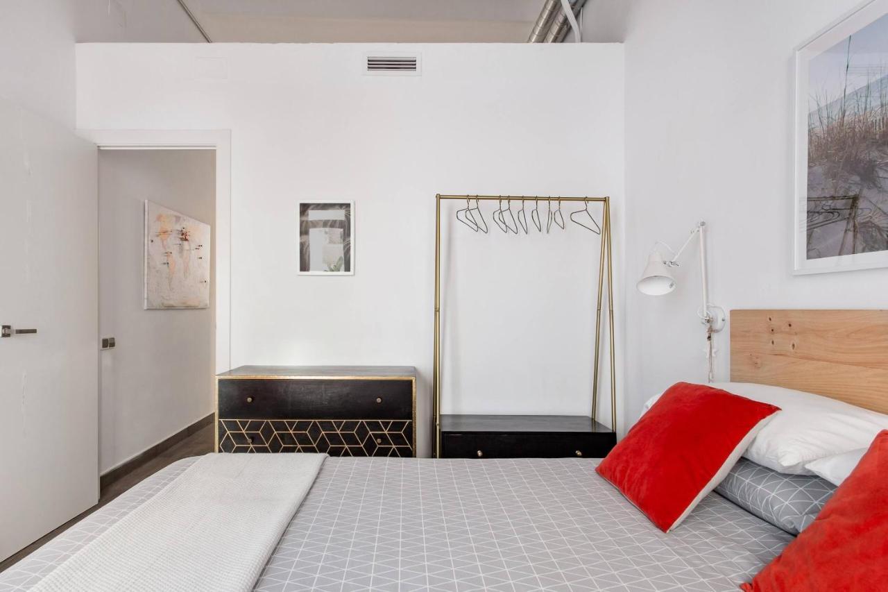 Stylish Apartment With Terrace For Couple Or Family Barcellona Esterno foto